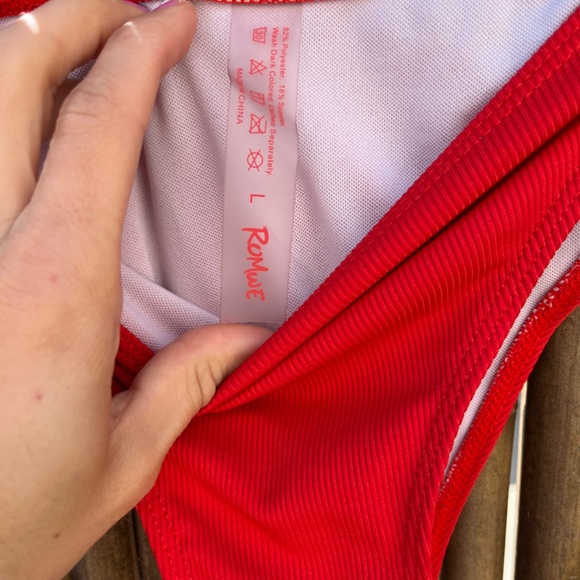 Bikini - Picture 6 of 6